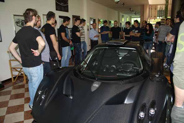Photo of Gli studenti di Ingegneria del Veicolo dell’Università di Modena in visita alla Pagani Automobili