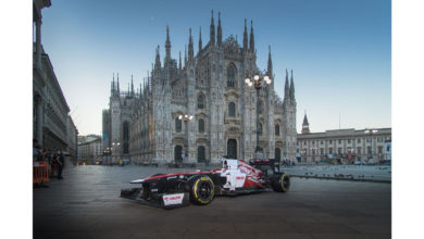 Photo of Alfa Romeo sveglia Milano con la F1 nel giorno del suo 112 Anniversario