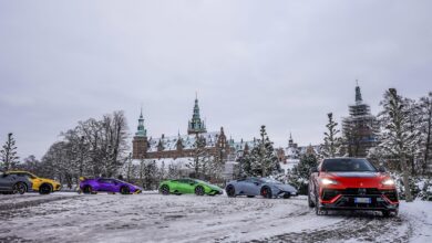 Photo of Le Lamborghini in convoglio attraversano l’inverno tra Danimarca e Svezia