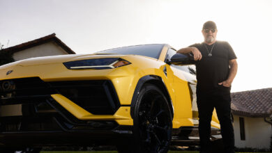 Photo of Il batterista Jason Bonham alla guida di Urus Performante: «Mio padre ed io, innamorati di questo profondo rombo di tuono».